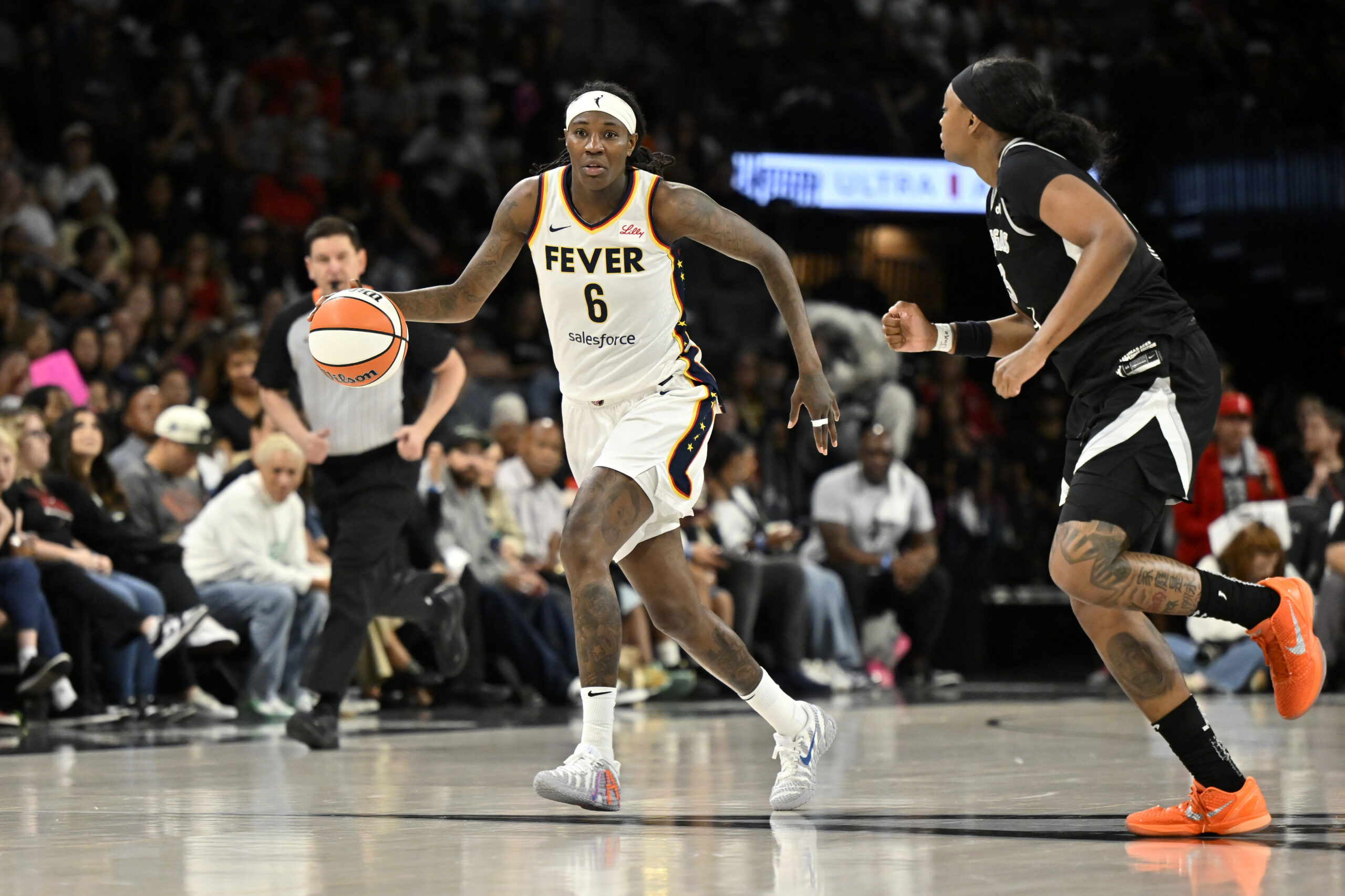 Lynx Sign Forward Natasha Howard